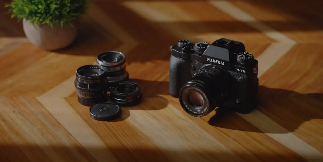 Which is More Accurate Mirror or Photo? FotoProfy