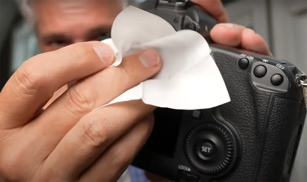 Tips and tricks for cleaning your mirrorless camera sensor