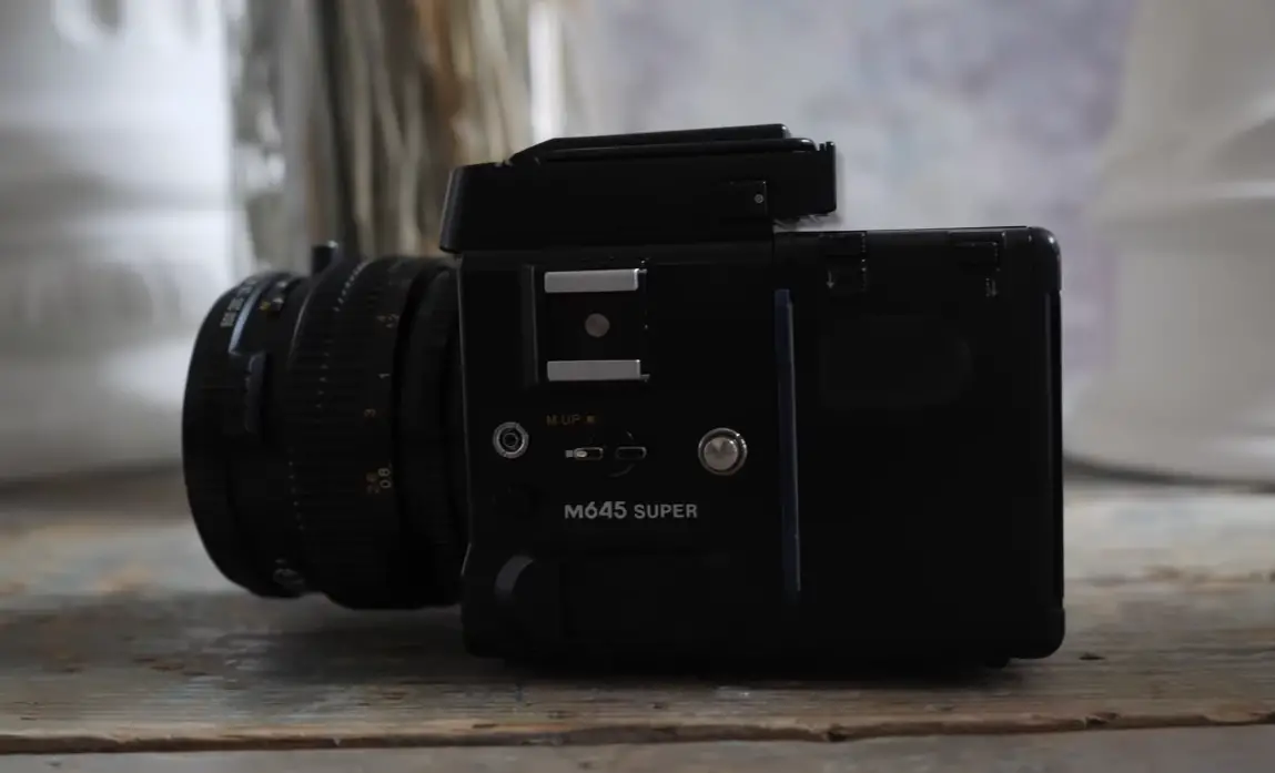 Mamiya 645 vs. Pentax 645 Which is Better? FotoProfy