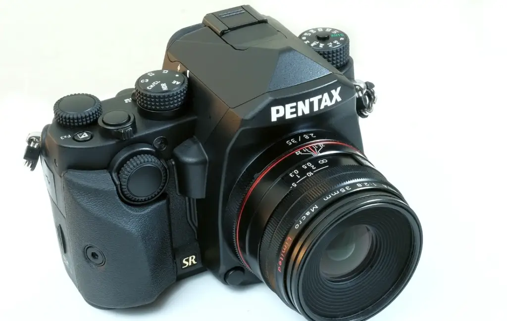 Comparison of Pentax KP and K-70