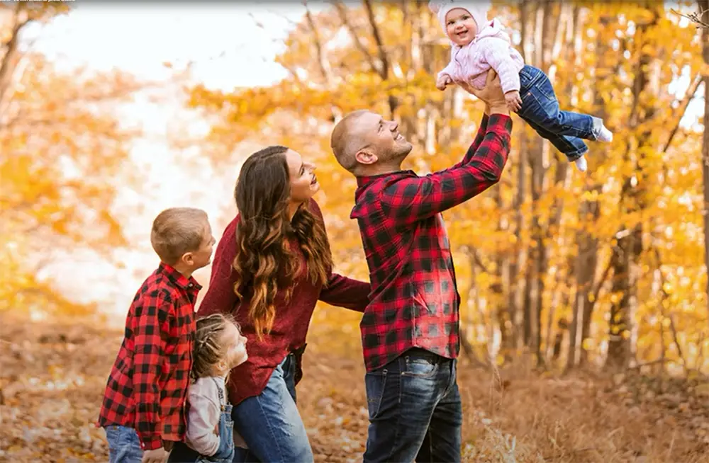 Why Fall is a Popular Season for a Family Photoshoot