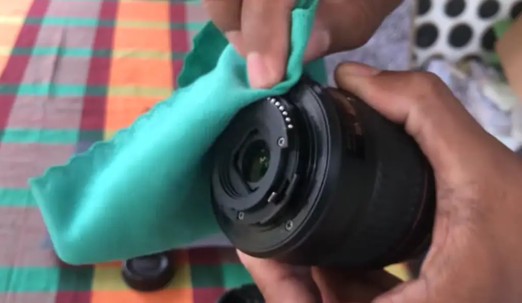 How To Clean Metal Contacts on Lens