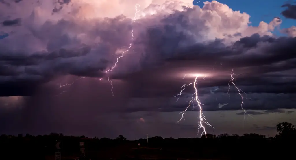 What You Need To Photograph Lightning