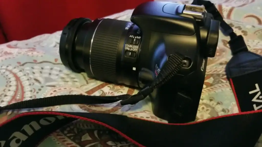Can You Connect An External Mic To Canon Rebel T3?