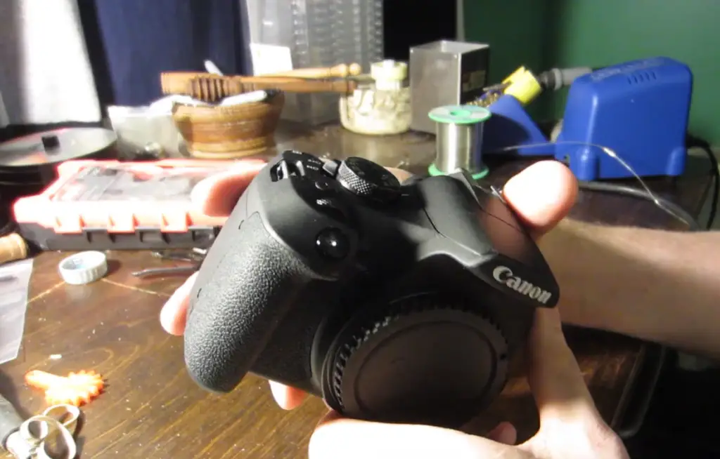 Does the Canon Rebel T7 Have a Mic Input?