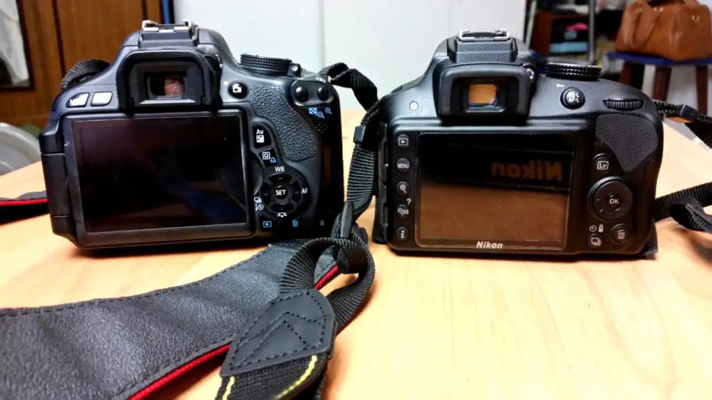 Comparison of the Nikon D3300 vs. D60