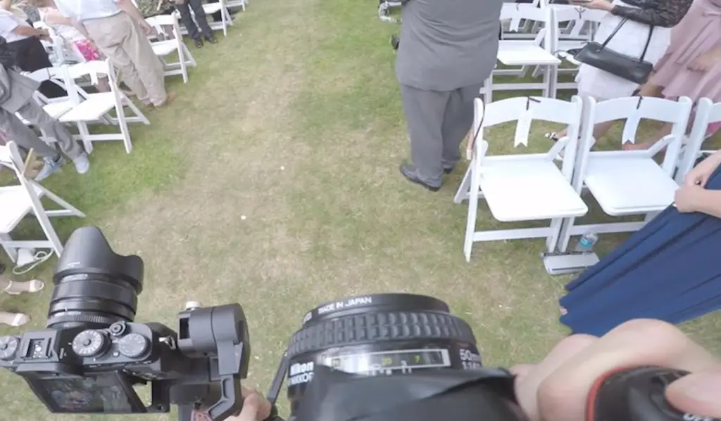 How to Shoot a Wedding Alone Without an Assistant?