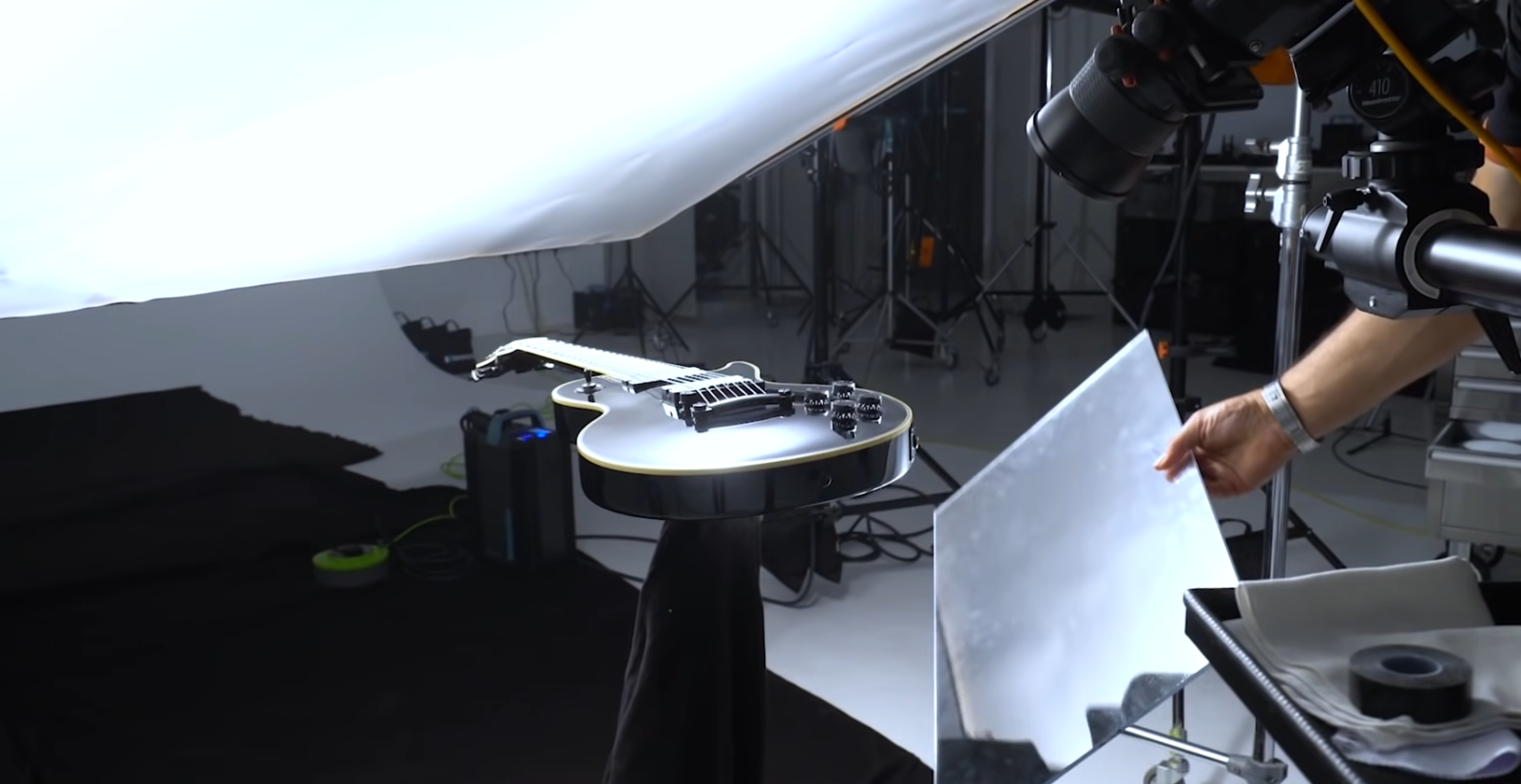 why-do-photographers-wear-black-fotoprofy